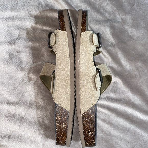 🆕 Madden Girl Brando Taupe Fab
Women's Sandal - Picture 4 of 8